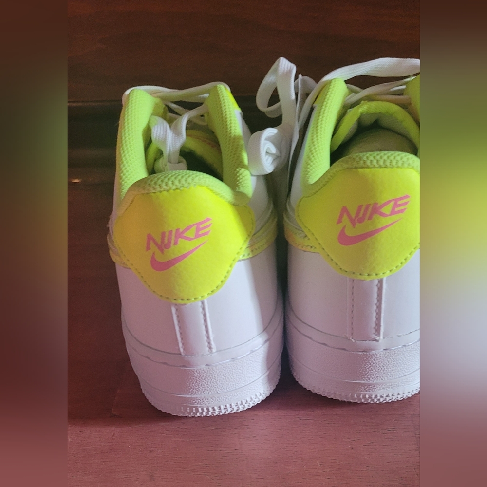 NIke Air Force 1 Shoes - Picture 4 of 9